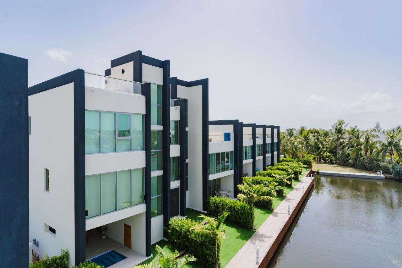 One Canal Point George Town Exterior photo