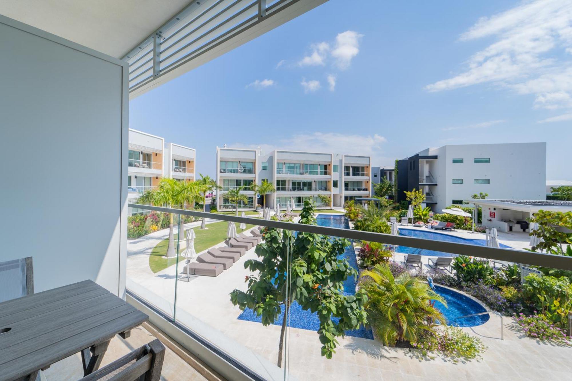 One Canal Point George Town Exterior photo