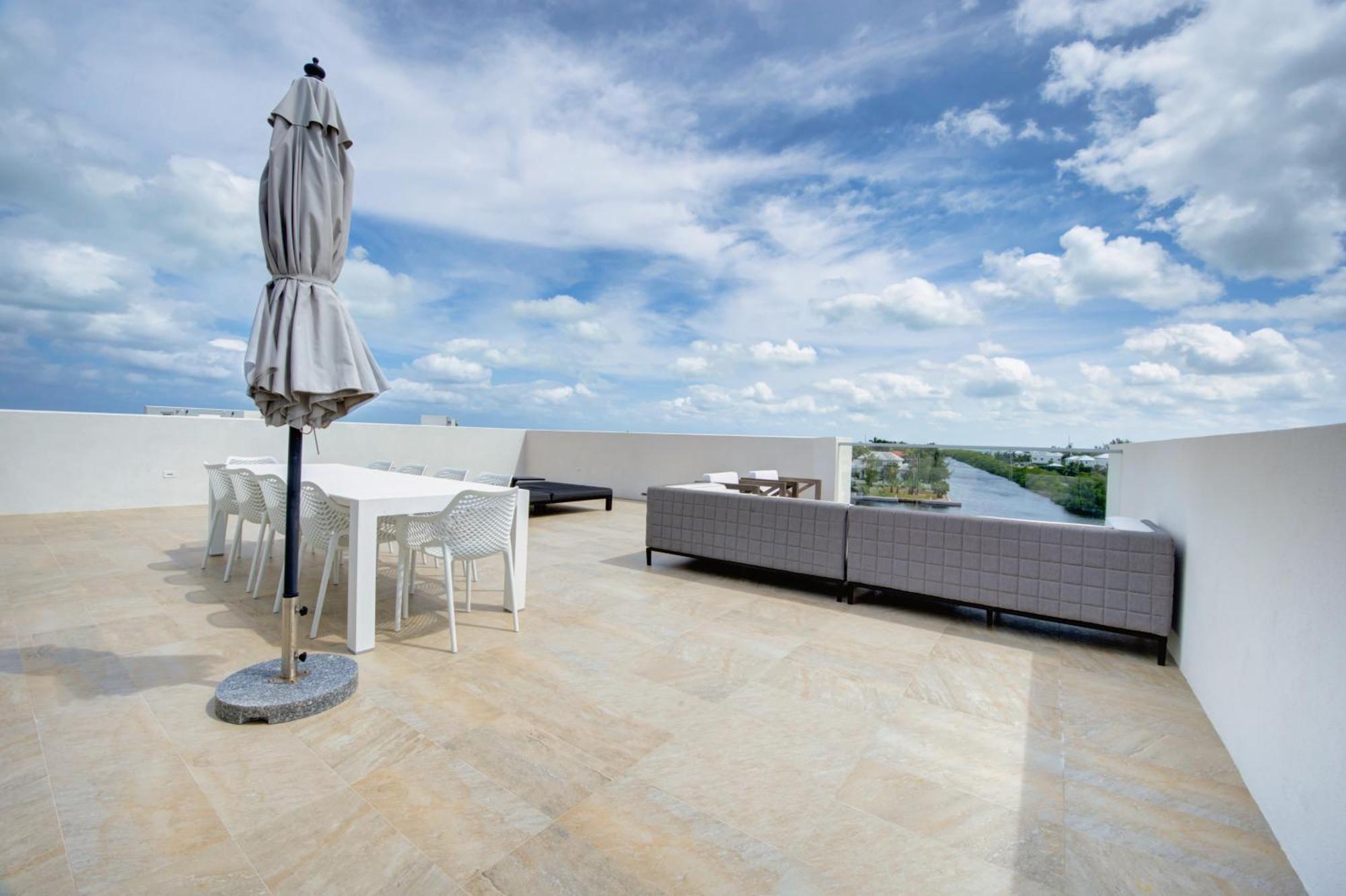 One Canal Point George Town Exterior photo